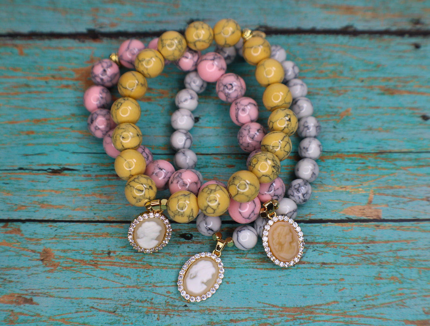 Adjustable Howlite Natural Stone Bracelet Cameo charm